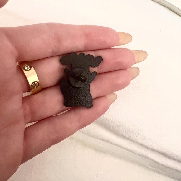 🧷Enamel Pin - Raccoon with "CHAOS" - Black Backing - Picture 3 of 3